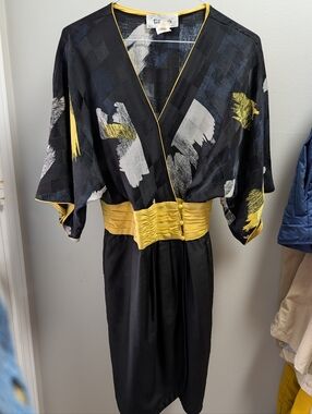 Vtg 100% Silk Gilliam's Dress